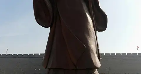 王莽逆袭：一位皇帝的阴谋与悲剧】