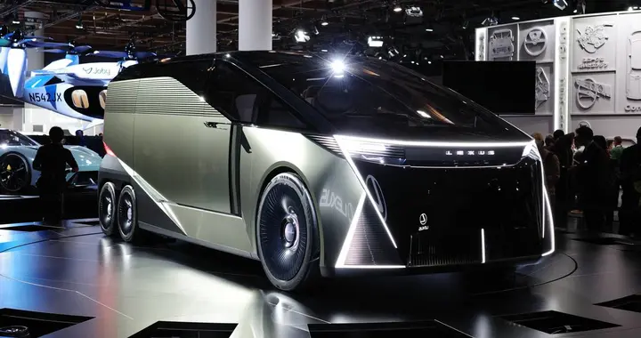 雷克萨斯LS概念车破界登场：从豪华轿车到全新移动空间