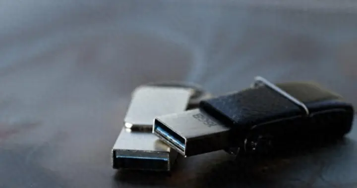 谁才是真正的U盘之父？5年官司拉锯，朗科靠专利躺赚3亿？