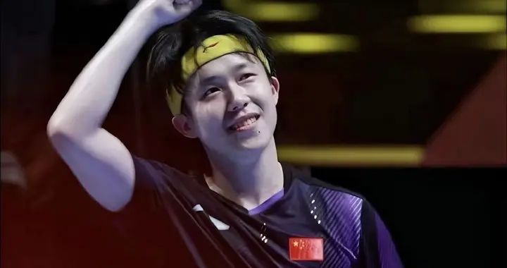 王楚钦说又庆幸活了一天，终于他活到了最后，获得世界杯男单冠军
