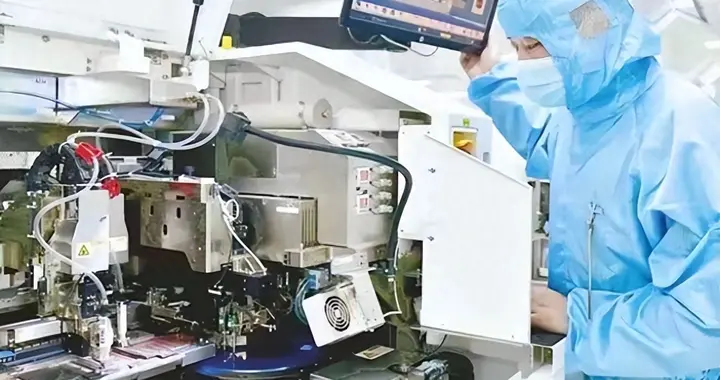 与光刻机齐名！难怪中国强硬反制荷兰，原来已研制出首台核心设备