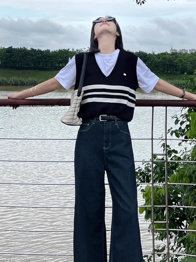 韩系短款黑色条纹v领假两件短袖t恤女夏季