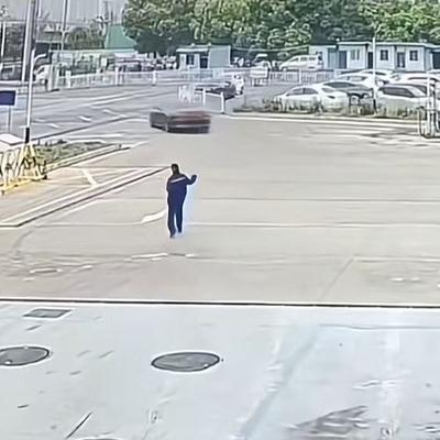 志哥点评：开着大几十万的奥迪车，却连63