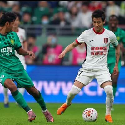 曼巴谈球：成都蓉城2-1逆转击败国安，好