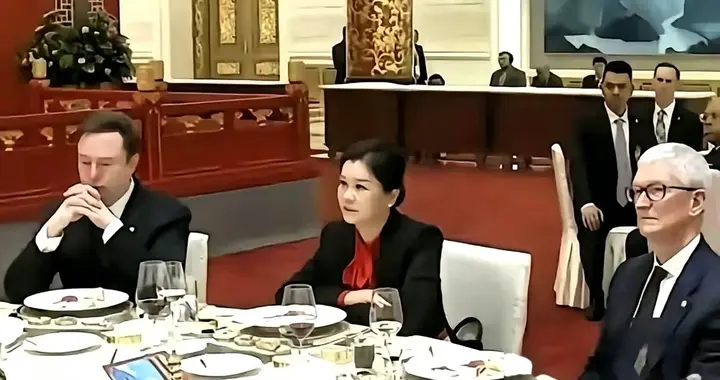 C 位的女老板惊艳全场