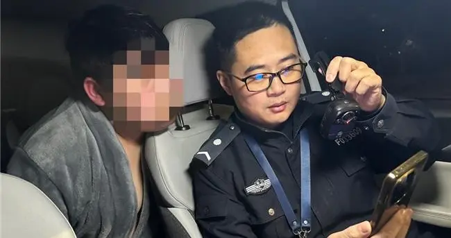 从“日文界面”到“借呗套现”：一场深夜诈骗被民警的敲门声终结