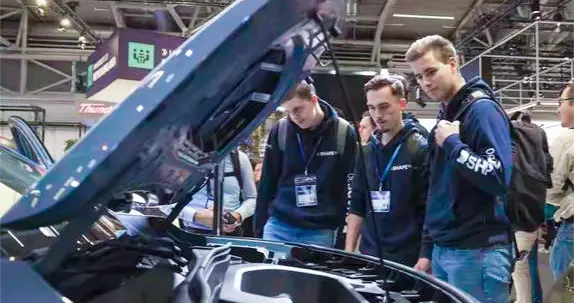 9.08万起！零跑B10：510km续航+8295智舱，家用真能打？