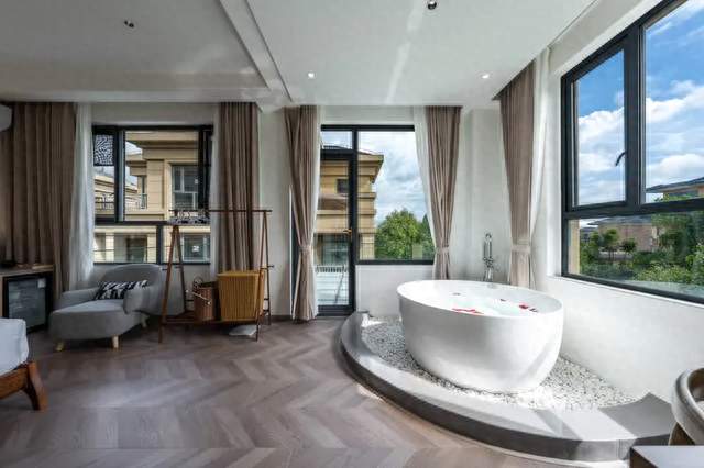 西安金辉城别墅：低密配套与户型解析