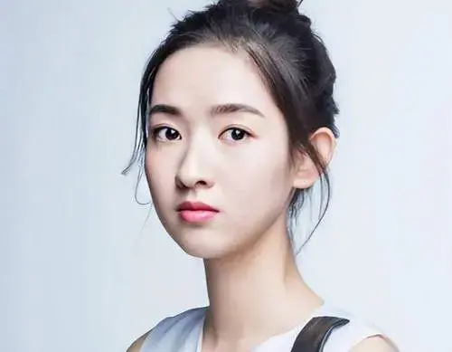 王玉雯：美丽大方
