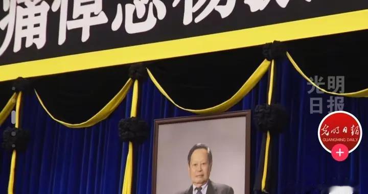 103岁杨振宁内心的最爱，不是翁帆不是杜致礼，比他的生命更重要