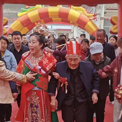 请叫我猴哥：这是哪个地方的什么习俗，有点