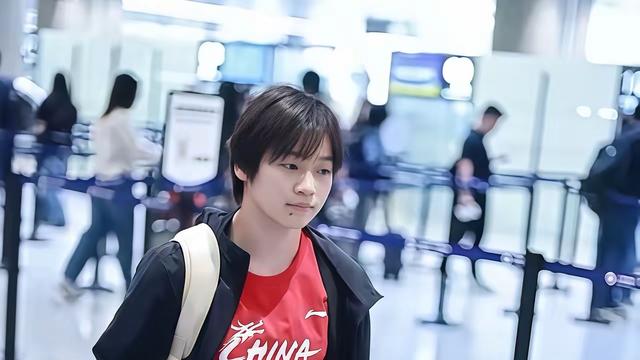 被风吹跑的花花：全红婵 6 岁就离家练习