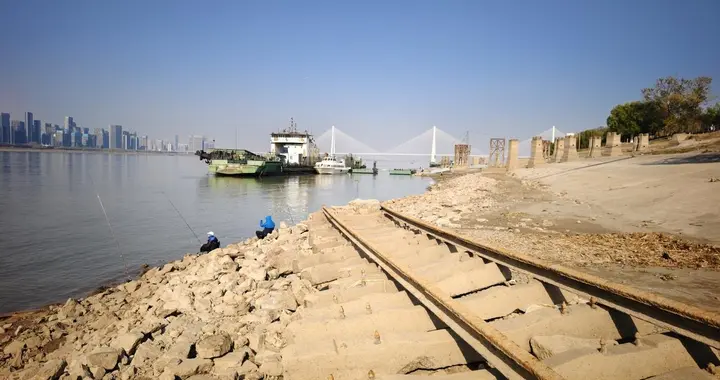 1~11月北京商品房销售面积894.8万方，同比下降4.6%，赶紧买房吧