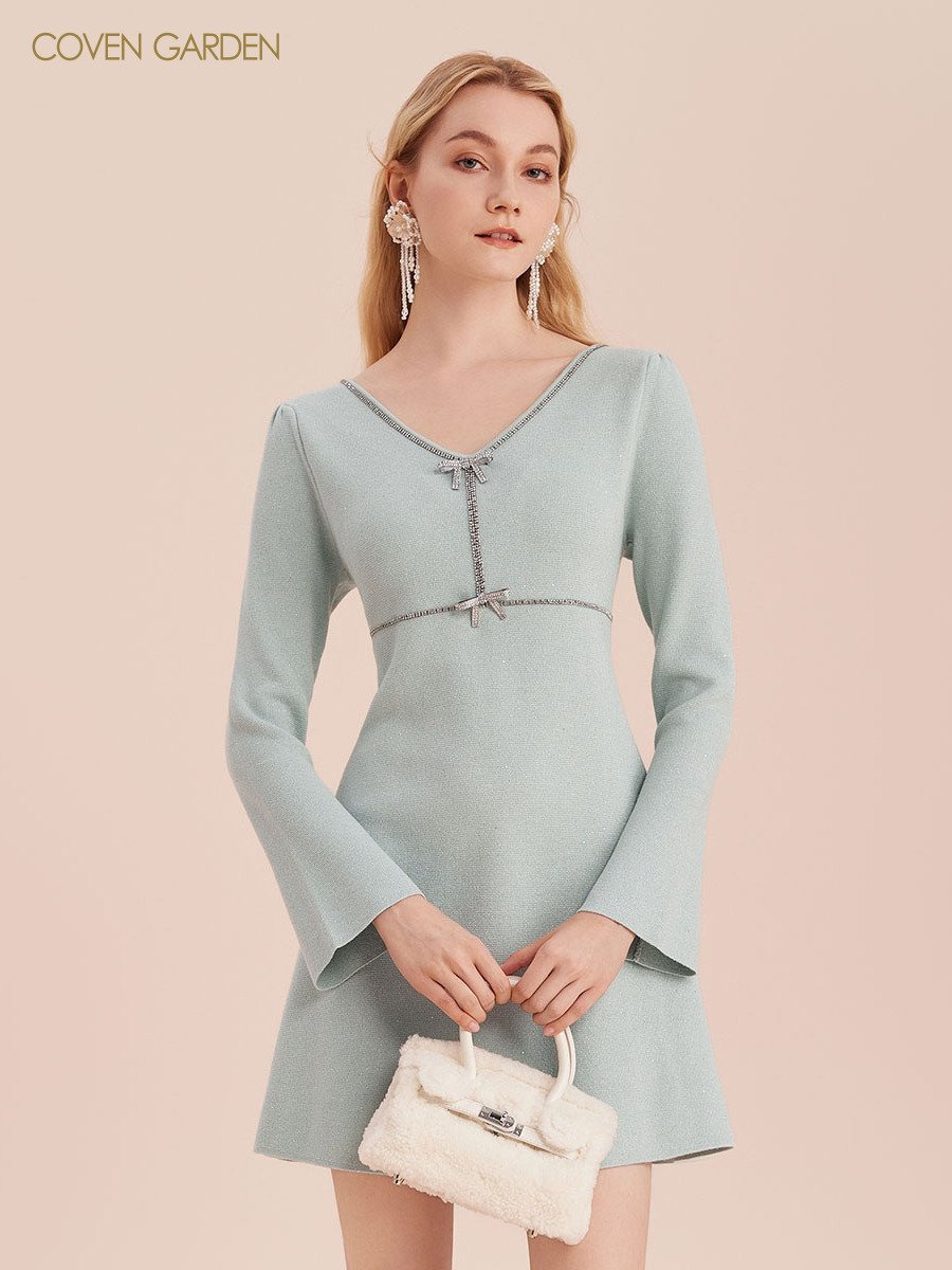 哥文花园秋季新款修身黑色羊毛针织连衣裙