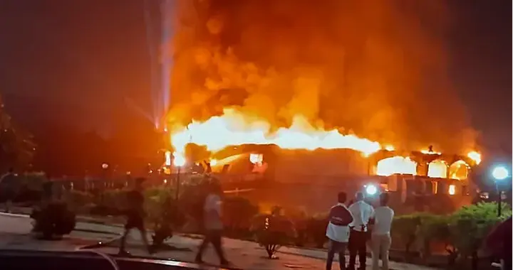 印度夜店大火致25人丧生，老板连夜逃泰国被抓引众怒！