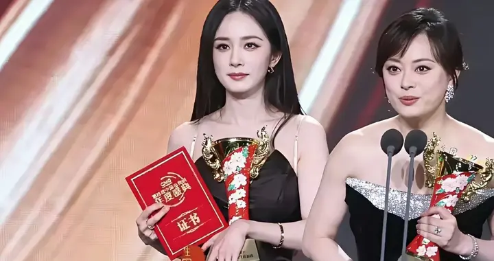 杨幂太可怕了，39岁还有少女感，同框孙俪像差了一个辈分一样