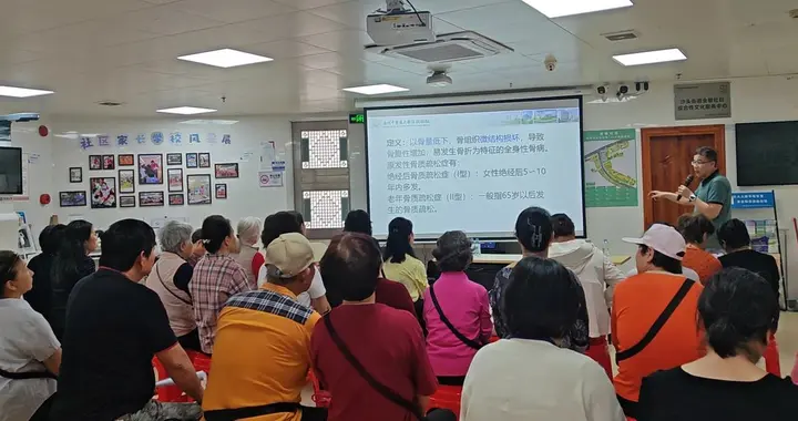 杏林春暖映金碧，筋骨同调惠民生—一场送到“家门口”的健康守护