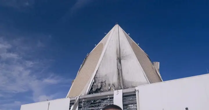 乌代德基地被打烂，战舰弹尽粮绝紧急返港，美军不想停火都不行！