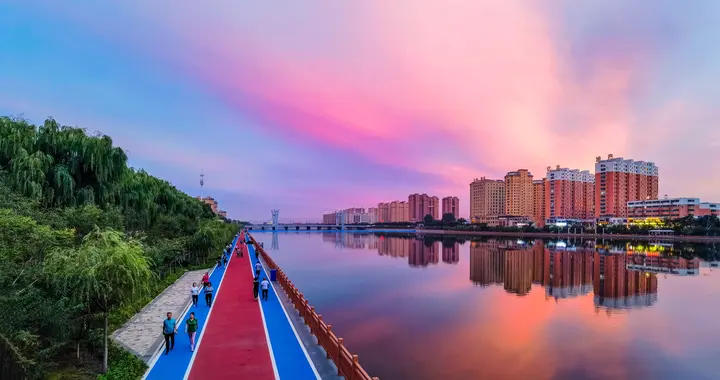 春夏秋三季拍摄的晚霞