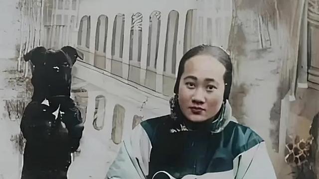 萨沙：民国时期还有很多裹脚的妇女 《银元