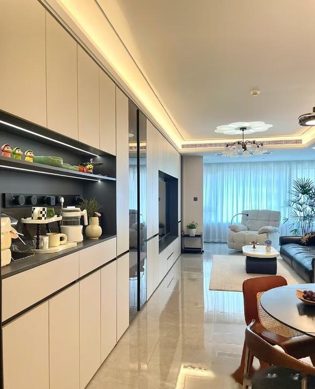 浙江一女子晒出120m²的家，仅电视柜就让无数人效仿，太高级了