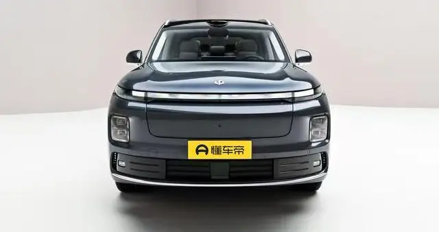 沉浸式探店零跑D19，空间大配置高，适合家用大型SUV