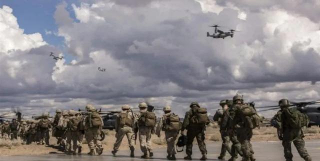 塔利班上台就把罂粟禁了，支柱产业暴跌95%，美国不乐意了！