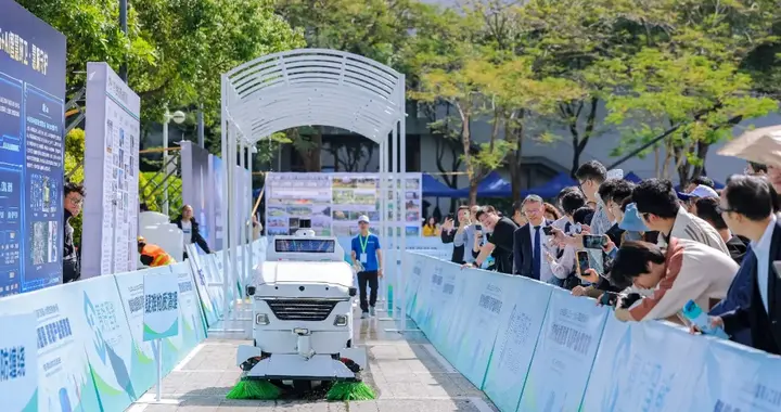 酷哇科技的“反共识”突围：在街头巷尾训练最通用的世界模型