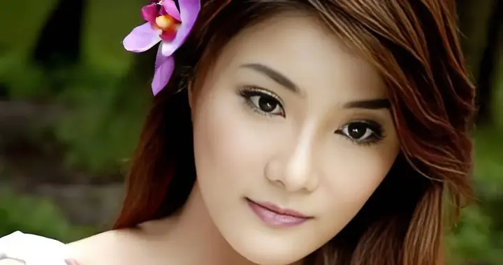 女侠：杨丽箐