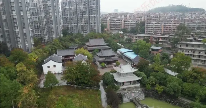 2.5吨白银建造“永兴银楼”拍卖流拍，每克白银仅评估6.88元