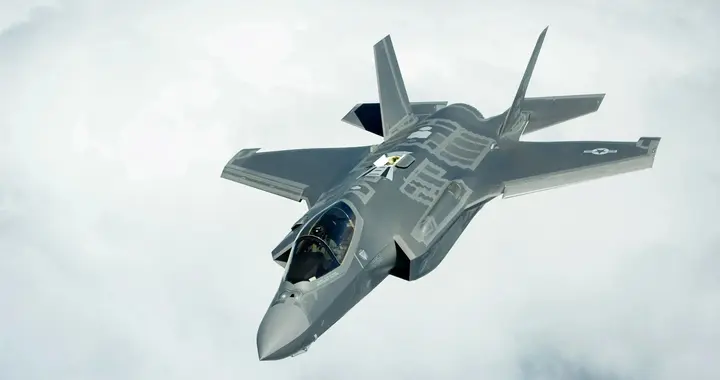 美媒预测歼-20接近F-35A数量！中国空军要以数取胜？