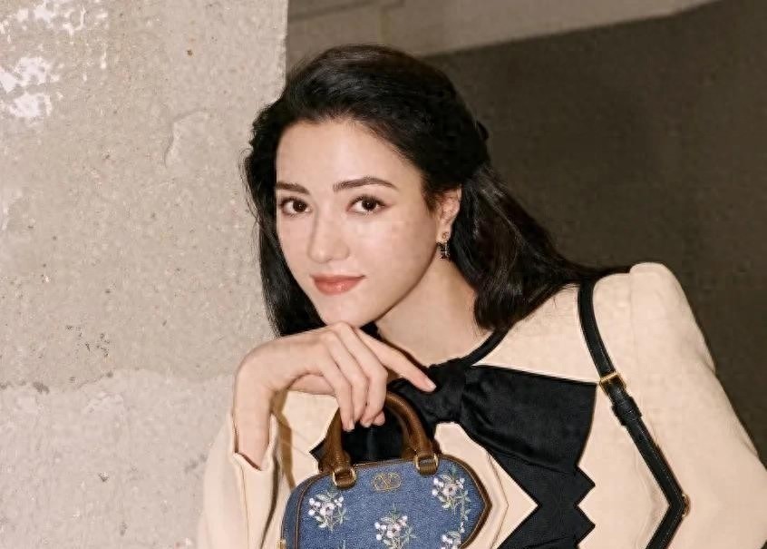 娜然被曝不当言论，霍启刚评论区沦陷，郭晶晶一句话曝真相
