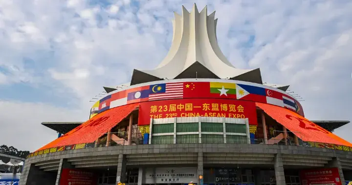 平陆运河正式通航，中国凭一己之力，给了整个东盟最想要的
