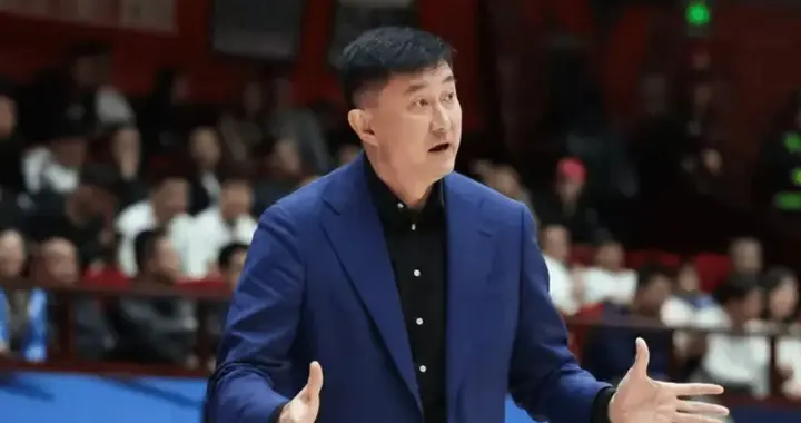 乱了！广东跌出前四 杜锋云淡风轻 赛后徐杰开火 媒体人一针见血