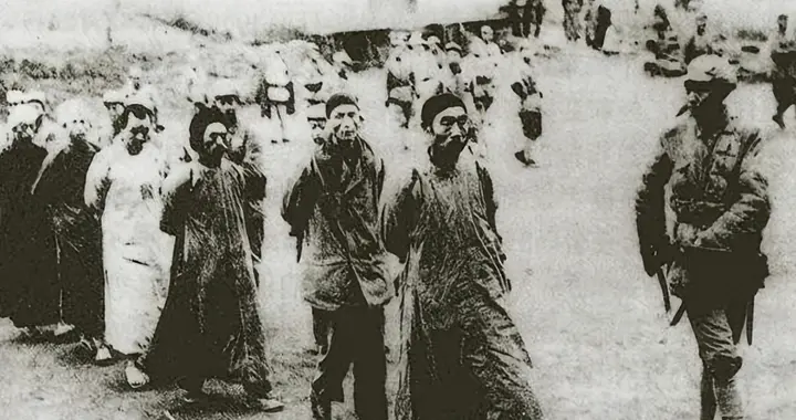 数百土匪袭击，师干部身中24枪遇害，司令大怒：出动2万大军报仇