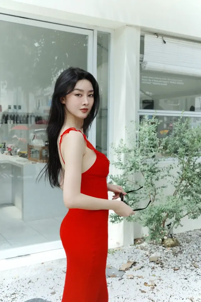 自带美白滤镜，随时随地都在闪闪发光。