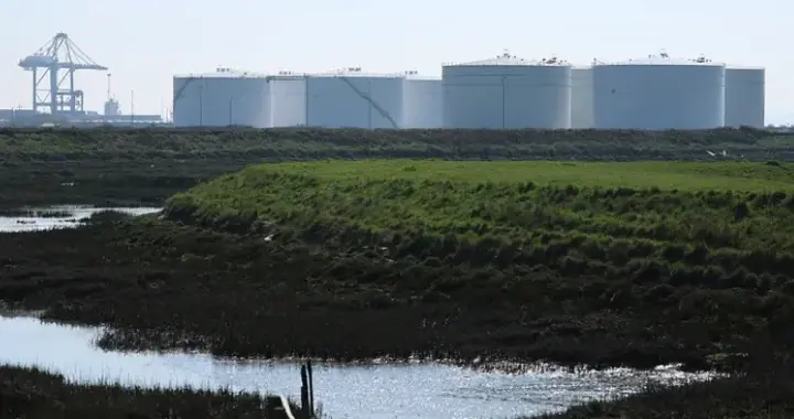 欧洲扛不住了？五国部长联名要求对能源企业加征特别税