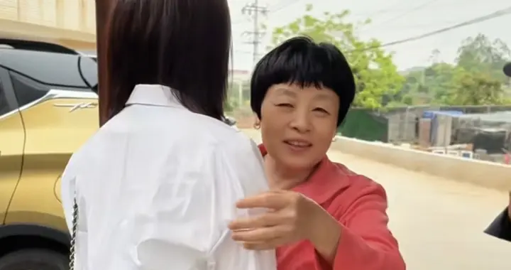 瑾汐出差养母偷偷抹眼泪 爷爷的嘱托很暖心 大哈说感谢网友喜欢老三