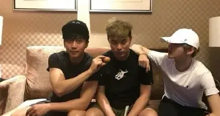 《哈哈哈哈》六人合体引爆回忆杀，老友重逢场面温馨又爆笑