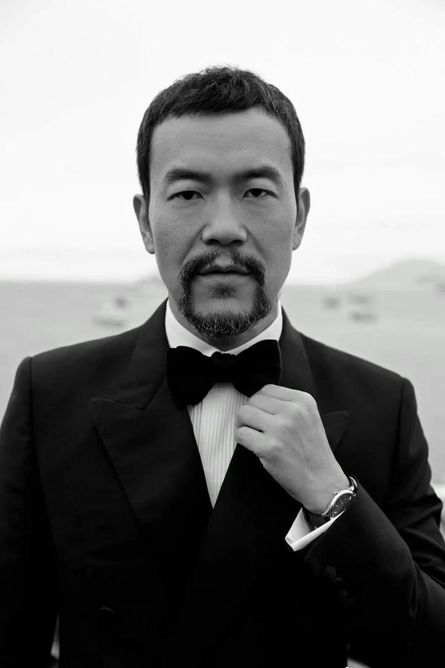 “星二代”影帝廖凡，出道24年从不拼爹，老婆是周星驰的黄金拍档