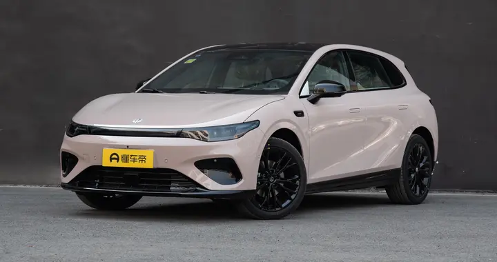 10 万闭眼冲！Lafa5 6.4秒破百，配置甩秦PLUS /逸达一条街