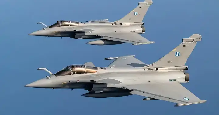 6架阵风全被锁定，8架歼16升空“围猎”，央视：灭你何须歼20！