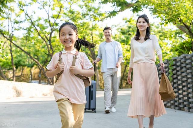 月薪6k还能接送娃，“妈妈岗”让留守妇女不再两难