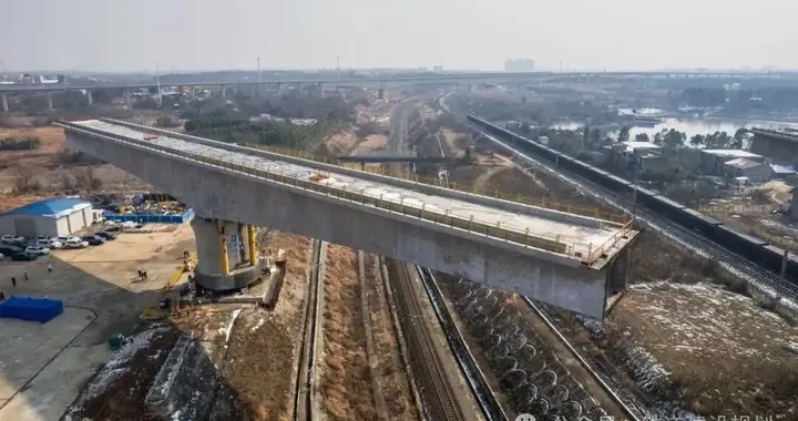 合肥至武汉高速铁路施工进行时