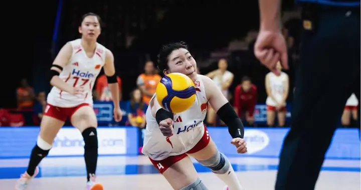 中国女排重回世界前六！+3.84分超越美国，零封法国实现复仇