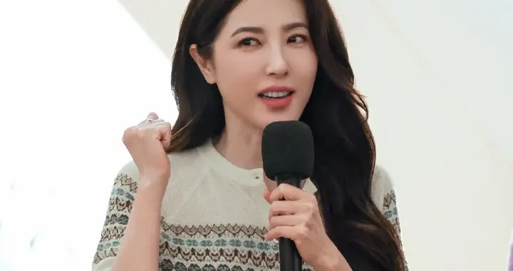 曾黎阿姨线下活动美拍，她好乖好可爱