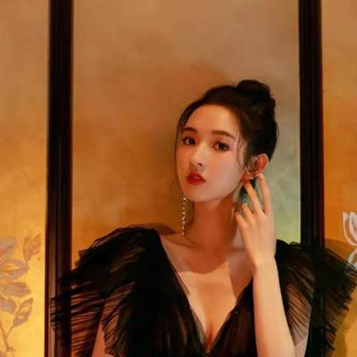 静音模式：95后小花王玉雯最近热度超高