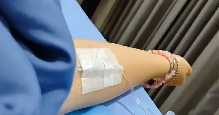 成都女孩国外身亡，死因不明就被火化，知情人曝全过程，细思极恐