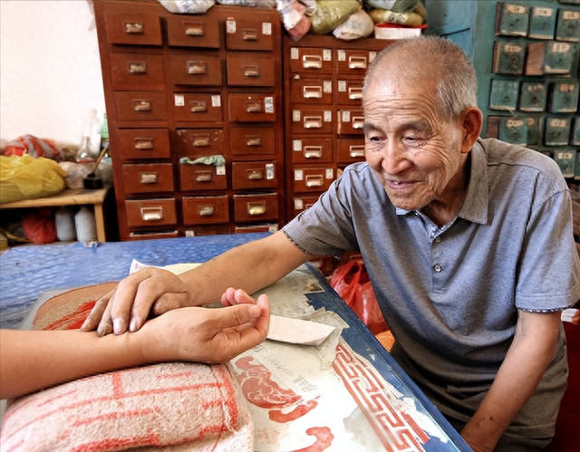 中医不灭，天理难容？中南大学教授发起万人签名，要求取消中医！