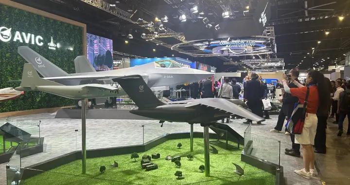 《新加坡航展：美CEO皮尺量歼-35A，是焦虑还是博眼球？》